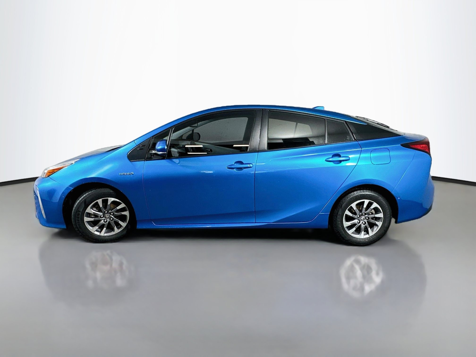 Used 2022 Toyota Prius Limited w/ Premium Convenience Package FWD image 4
