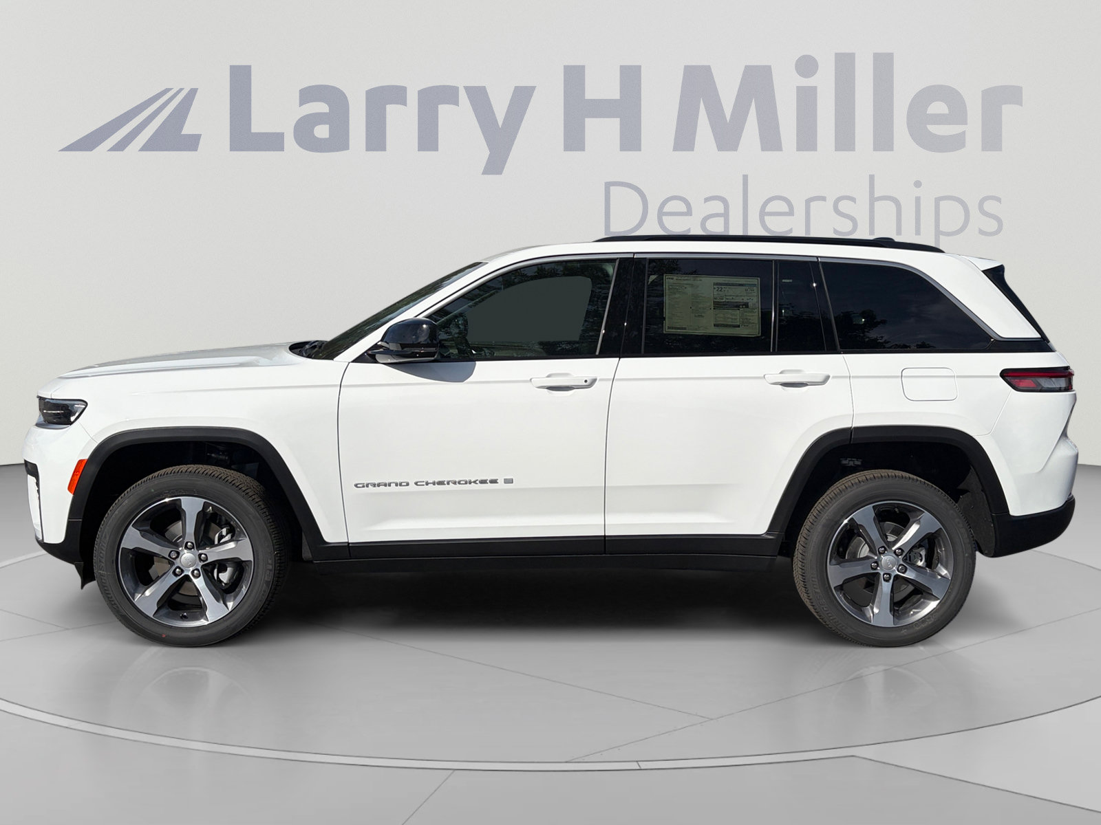 New 2026 Jeep Grand Cherokee Limited AWD/4WD image 2