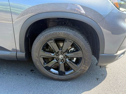 Used 2025 Honda Pilot Black Edition image 2