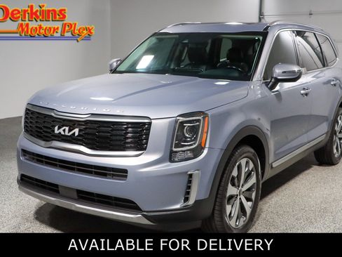Used 2022 Kia Telluride S FWD image 1