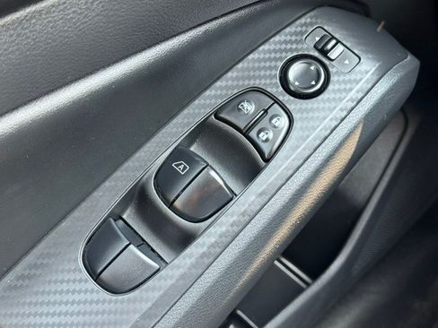 Used 2025 Nissan Altima 2.5 SV FWD image 7