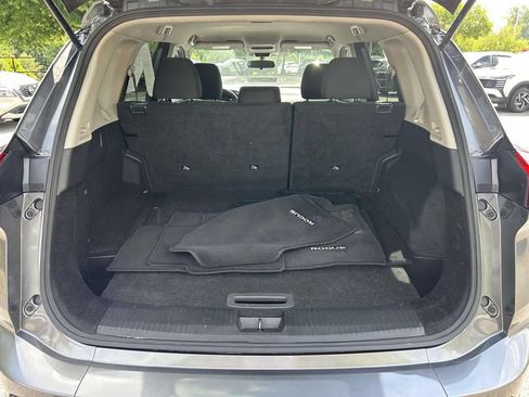 Used 2024 Nissan Rogue S AWD/4WD image 10
