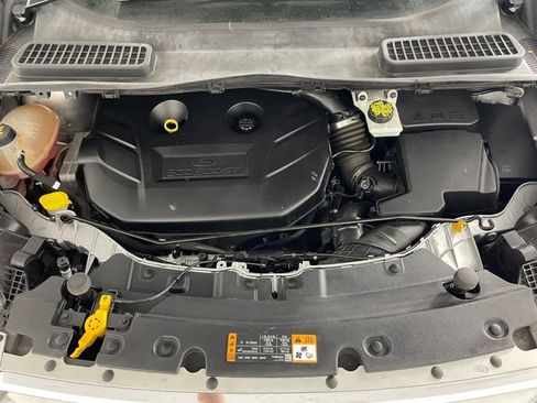 Used 2018 Ford Escape SE FWD image 21