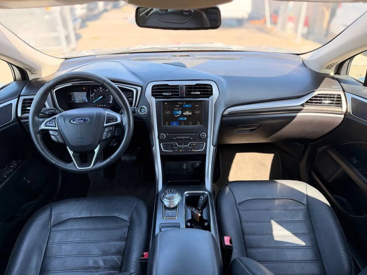 Used 2017 Ford Fusion SE w/ Equipment Group 602A FWD image 41