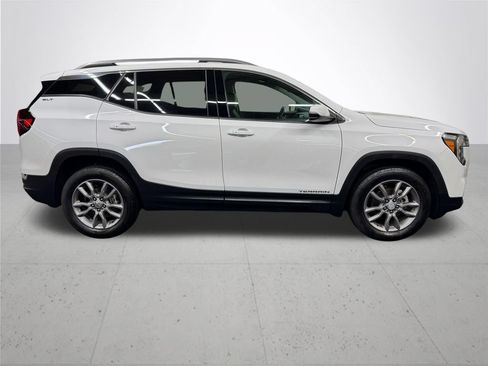 Used 2024 GMC Terrain SLT AWD/4WD image 9