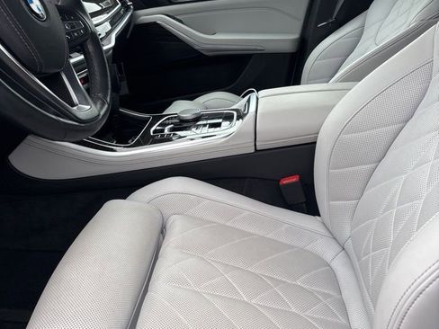 Used 2024 BMW X5 sDrive40i w/ Parking Assistance Package image 4