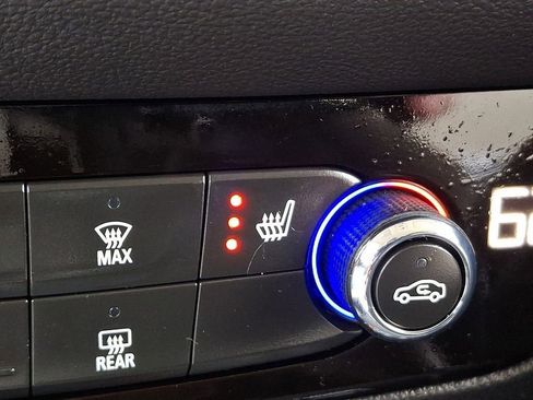 Certified 2023 Buick Enclave Essence FWD image 25