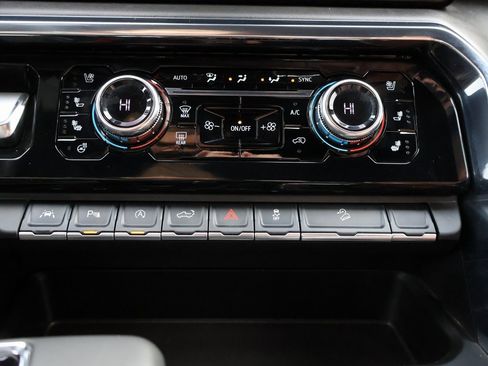 Used 2025 GMC Sierra 1500 Denali Ultimate image 32