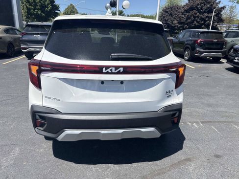 Used 2026 Kia Seltos LX AWD/4WD image 4