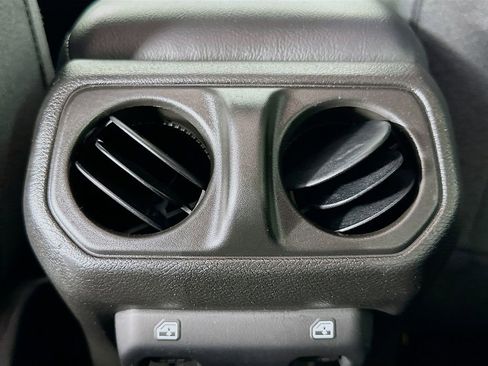 Used 2024 Jeep Gladiator Sport AWD/4WD image 24