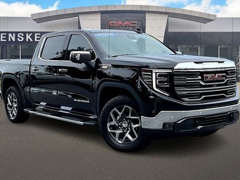 Used 2023 GMC Sierra 1500 SLT w/ SLT Convenience Package image 11