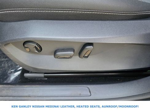 Used 2024 Volkswagen Taos SE image 38