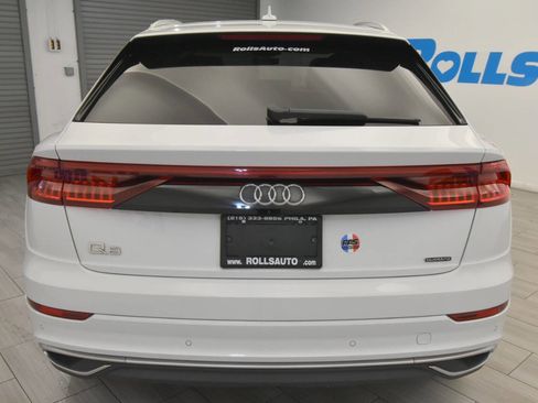 Used 2021 Audi Q8 Premium w/ Convenience Package image 4