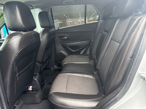 Used 2018 Chevrolet Trax LT w/ LT Convenience Package image 28