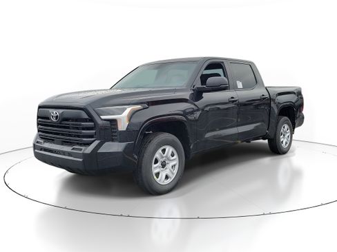 New 2026 Toyota Tundra SR image 2
