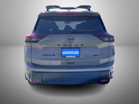 Certified 2025 Nissan Rogue SV AWD/4WD image 6