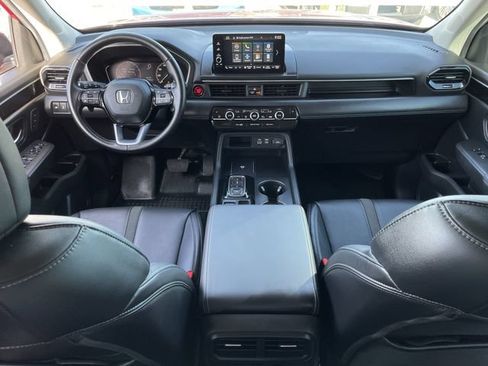 Used 2025 Honda Pilot EX-L image 10