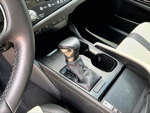 Used 2024 Lexus ES 350 F Sport w/ Accessory Package (Z2) FWD image 17