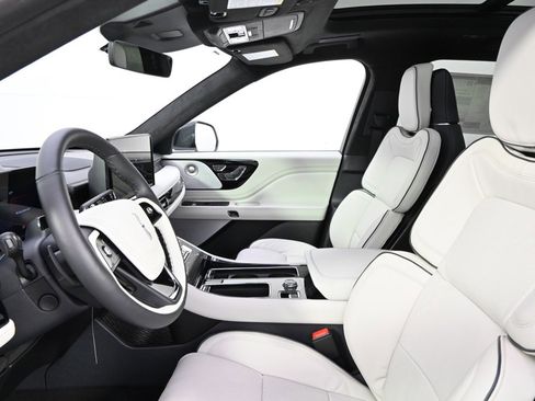 New 2026 Lincoln Aviator Black Label w/ Jet Appearance Package image 13