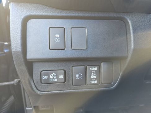 Certified 2021 Toyota Tacoma TRD Off-Road AWD/4WD image 27