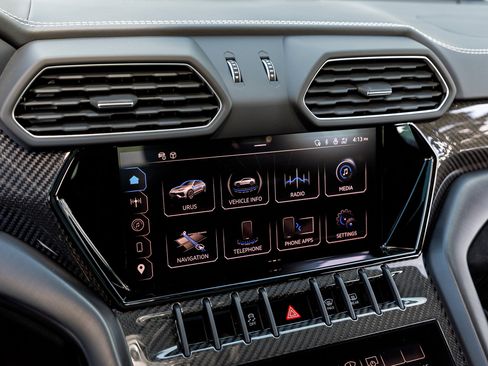 Used 2024 Lamborghini Urus Performante image 37