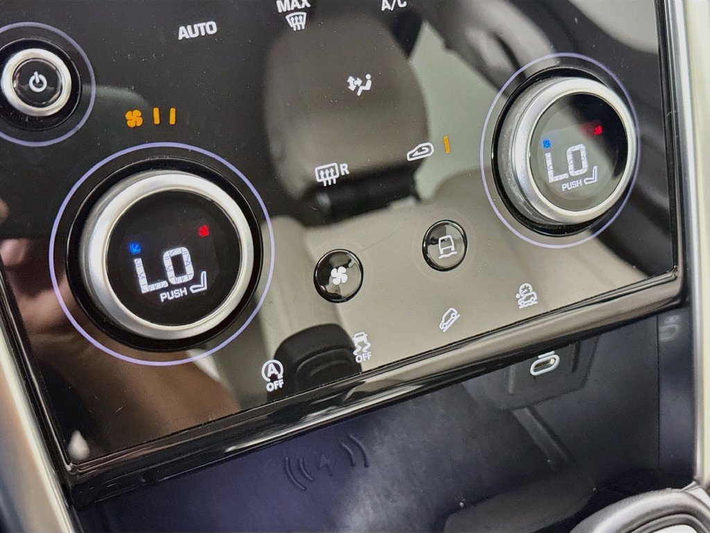 Used 2023 Land Rover Discovery Sport SE AWD/4WD image 19