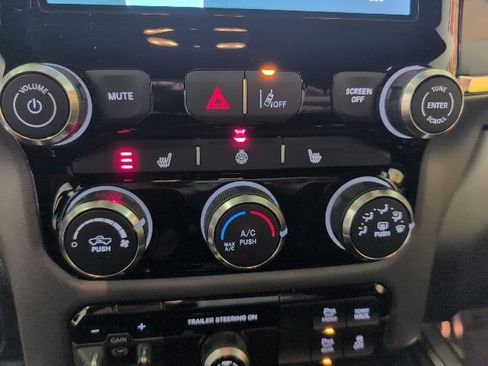 New 2026 RAM 1500 4x4 Crew Cab image 25