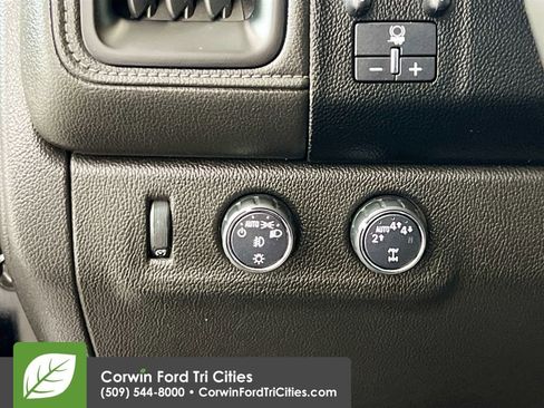 Used 2017 GMC Canyon SLT image 16