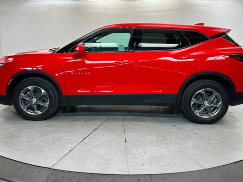 Used 2024 Chevrolet Blazer LT image 2