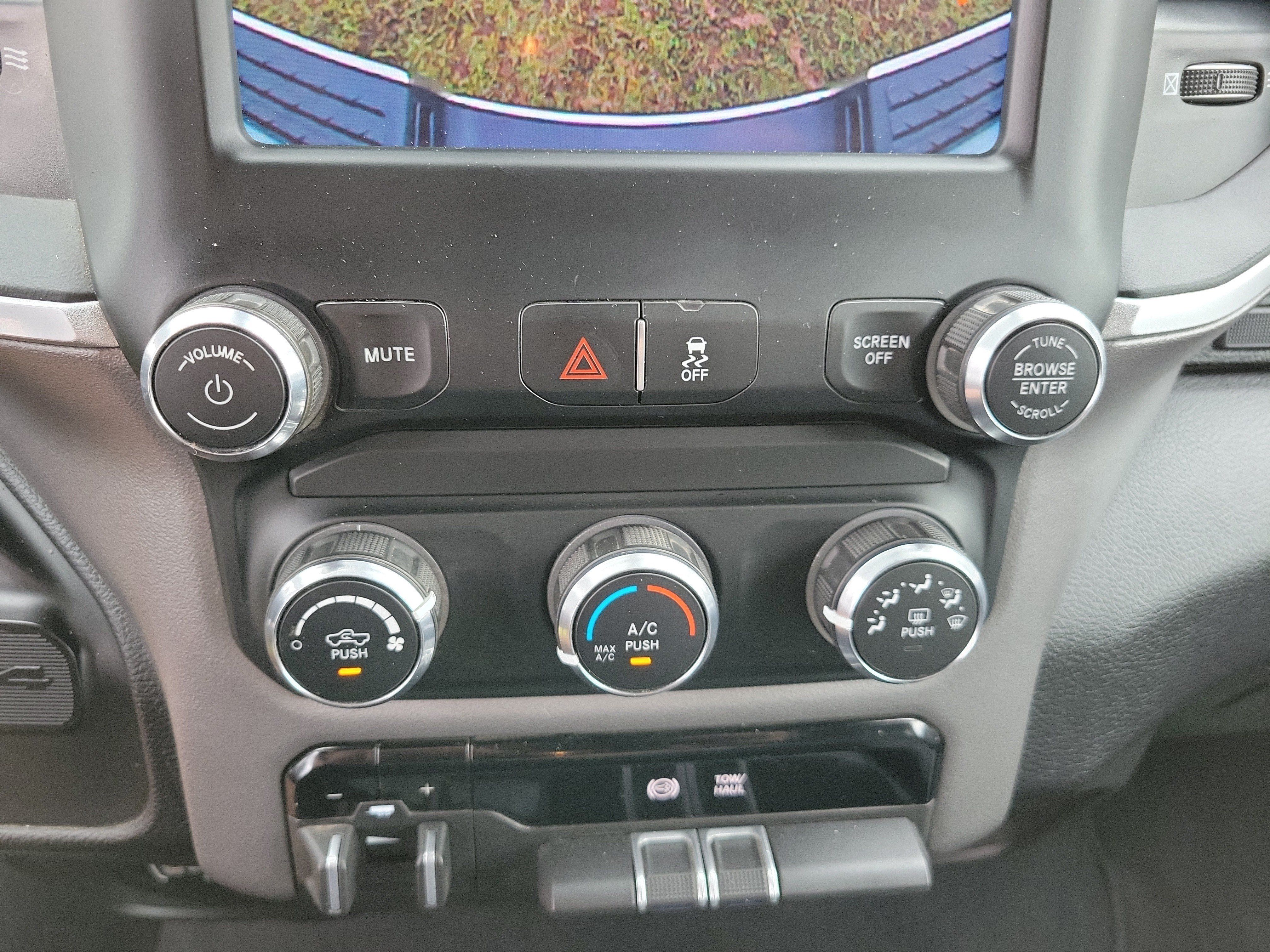 Used 2024 RAM 3500 Big Horn AWD/4WD image 17
