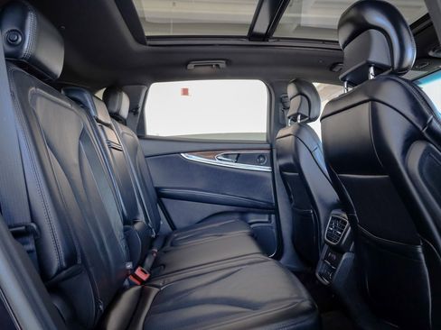 Used 2019 Lincoln Nautilus Reserve image 33