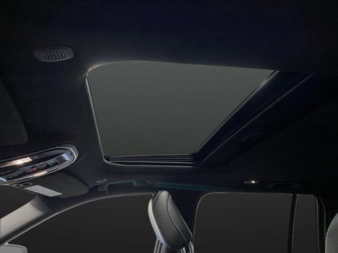 New 2025 Jeep Grand Cherokee Altitude image 7