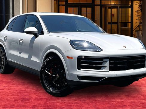 Used 2026 Porsche Cayenne S AWD/4WD image 2