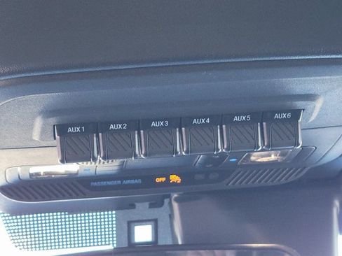 New 2025 Ford Bronco Badlands image 9