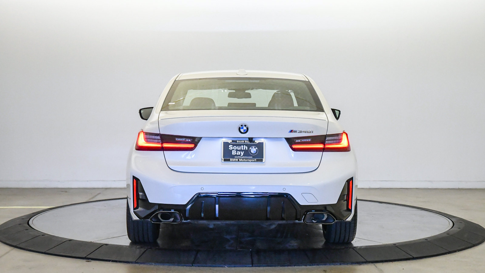 Used 2025 BMW M340i RWD image 3