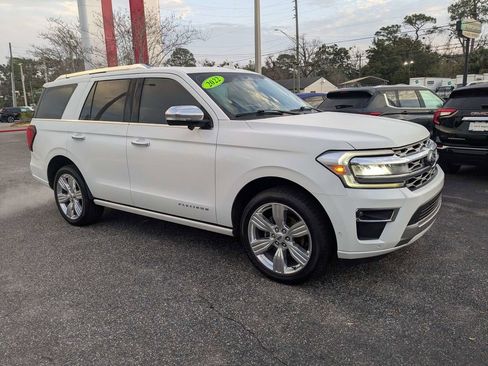 Used 2022 Ford Expedition Platinum image 2