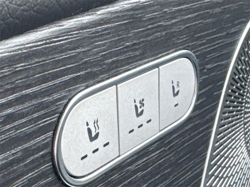 Used 2023 Mercedes-Benz GLS 450 4MATIC image 22