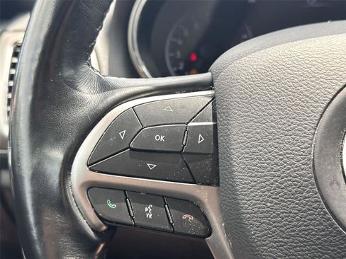 Used 2020 Jeep Grand Cherokee Laredo AWD/4WD image 20