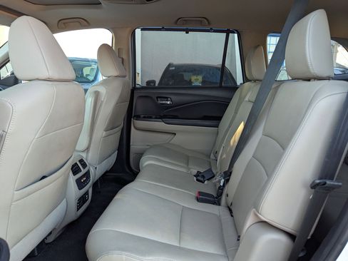 Used 2018 Honda Pilot Touring image 15