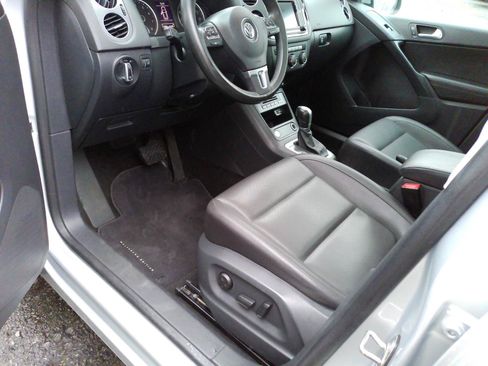 Used 2017 Volkswagen Tiguan Wolfsburg Edition AWD/4WD image 6