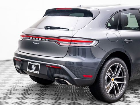 Certified 2025 Porsche Macan image 30
