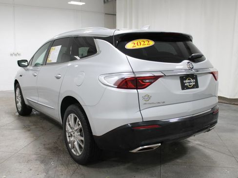 Used 2022 Buick Enclave Premium image 7
