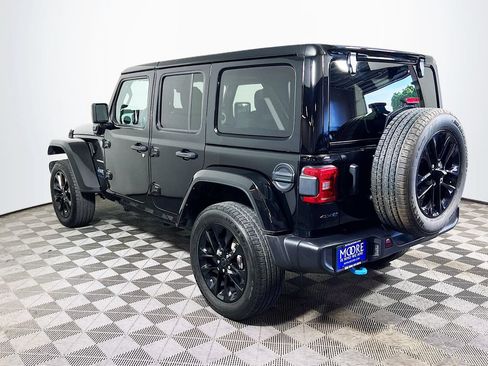 Used 2024 Jeep Wrangler Unlimited Sahara AWD/4WD image 5