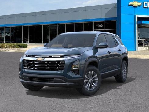 New 2026 Chevrolet Equinox LT w/ Convenience Package II FWD image 6