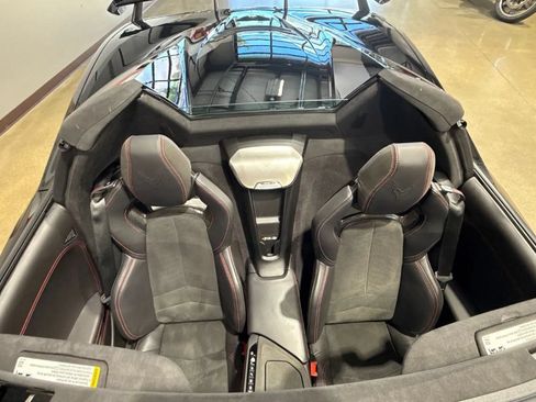 Used 2022 Chevrolet Corvette Stingray Premium Conv w/ Z51 Performance Package RWD image 19
