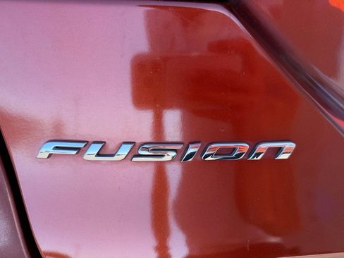 Used 2014 Ford Fusion SE image 24