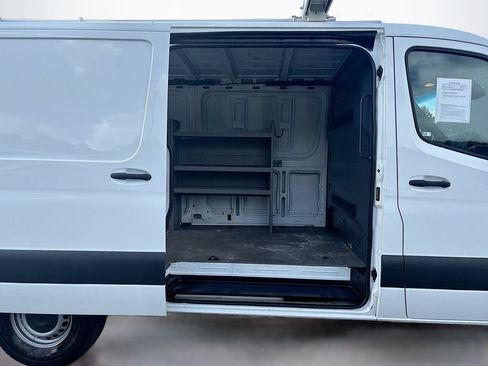 Used 2021 Mercedes-Benz Sprinter 1500 image 9