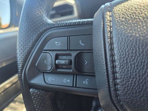 Used 2025 Toyota Tacoma SR5 AWD/4WD image 31
