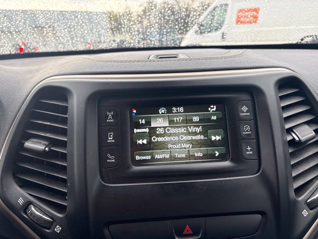 Used 2016 Jeep Cherokee Sport w/ Cold Weather Group AWD/4WD image 19