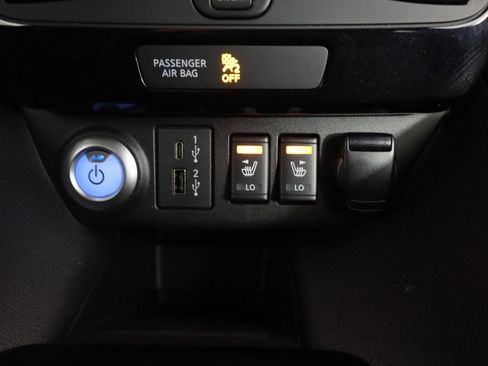 Used 2022 Nissan Leaf SV w/ Protection Package image 18